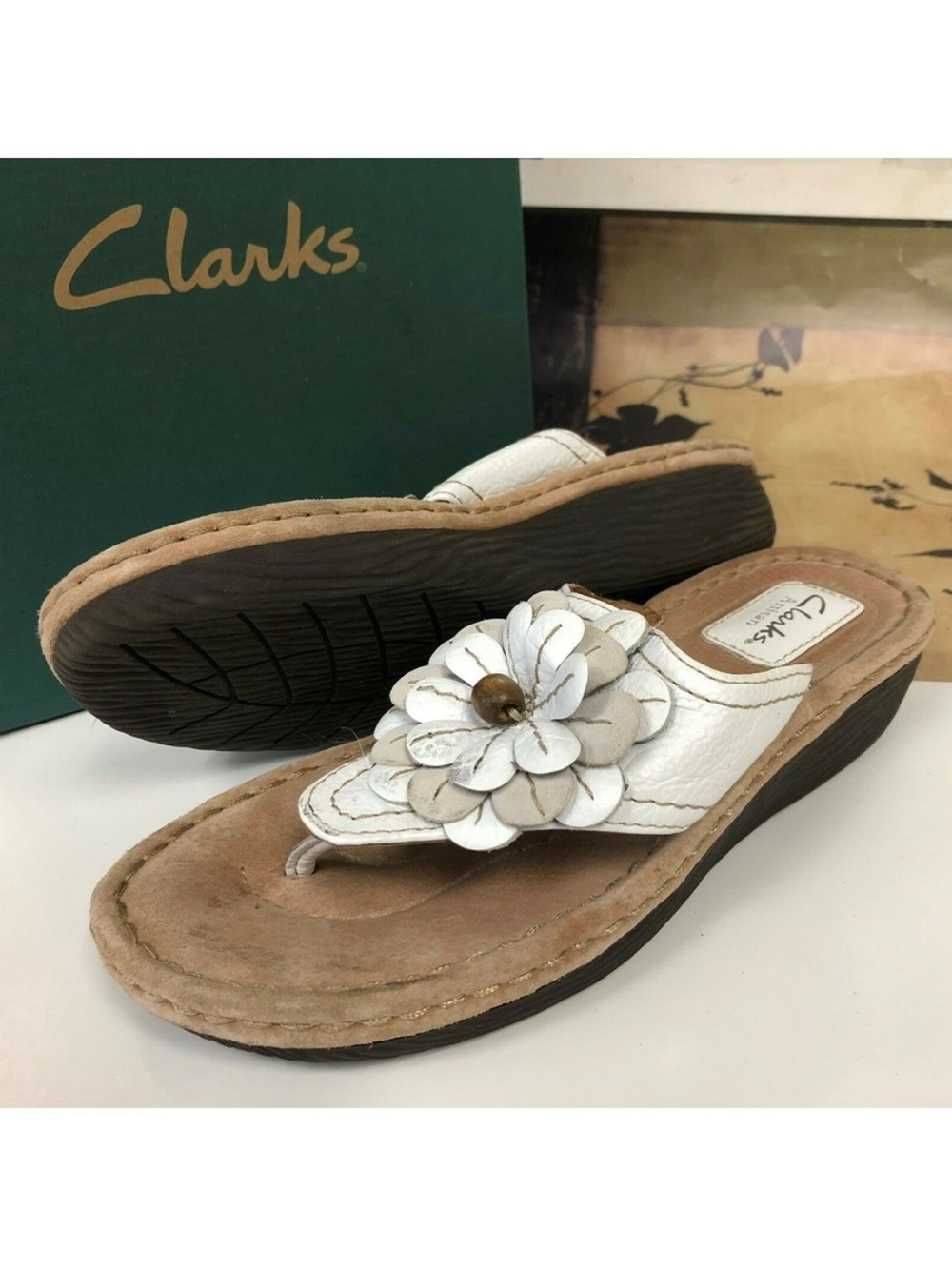 Clarks White Floral Thong Sandals with Tan Footbed